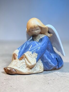 TII COLLECTIONS Ceramic Angel Figurine